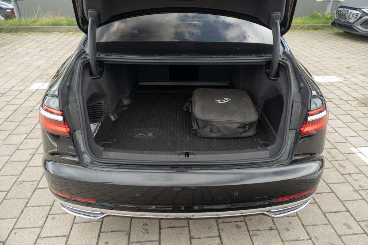 Audi A8, 3.0 l., Седан