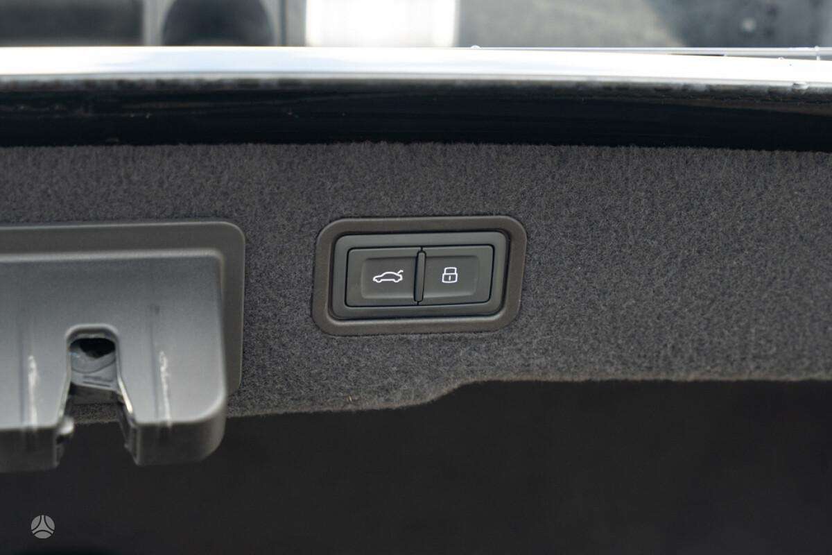 Audi A8, 3.0 l., Седан