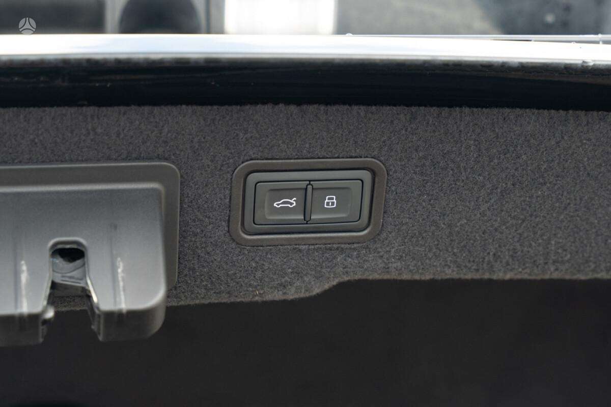 Audi A8, 3.0 l., sedanas