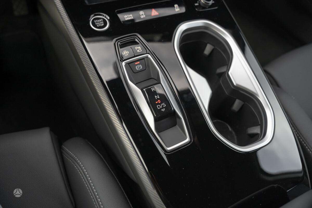Audi A6, 2.0 l., Седан