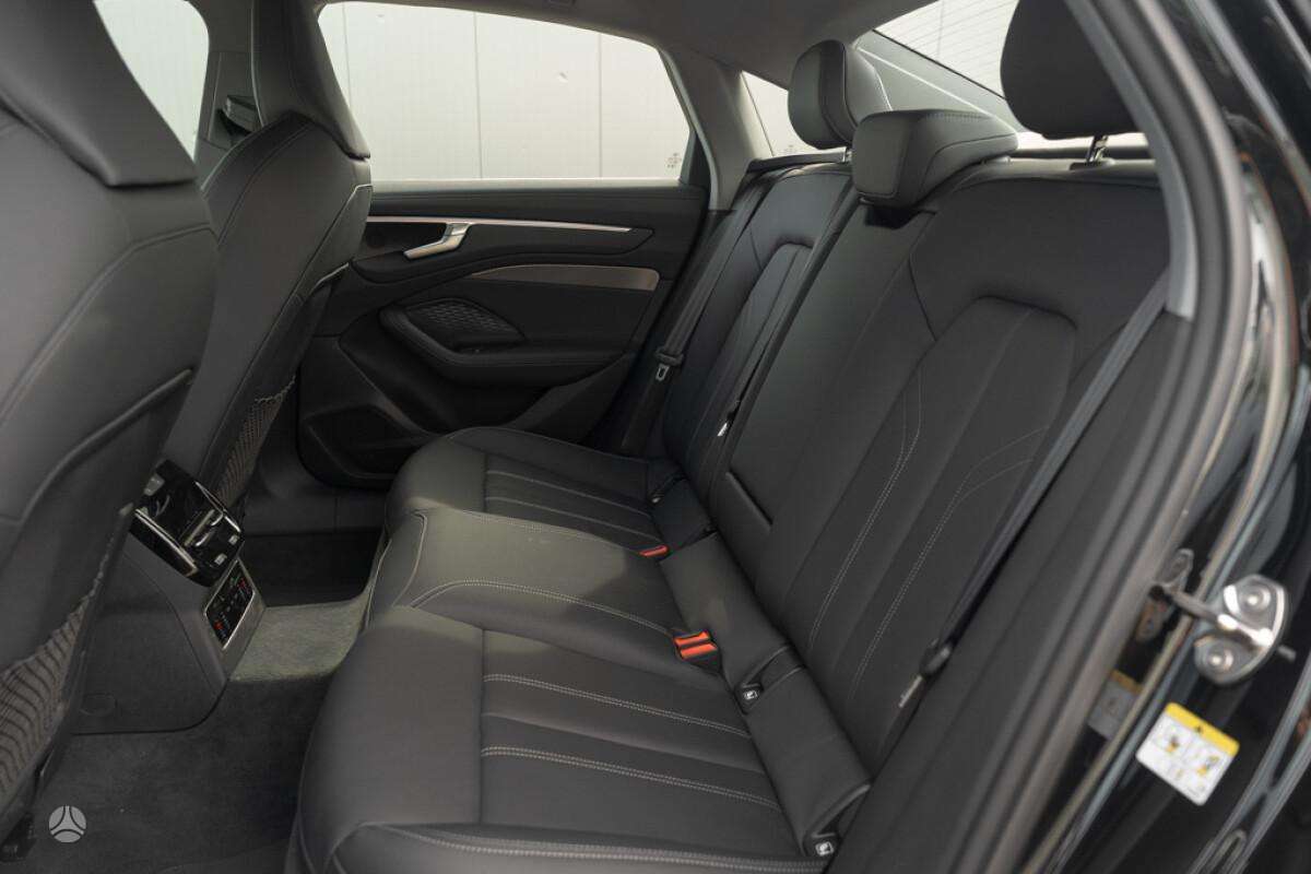 Audi A6, 2.0 l., Седан
