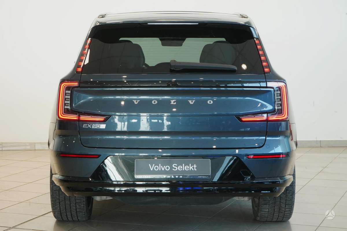 Volvo EX90 - 6