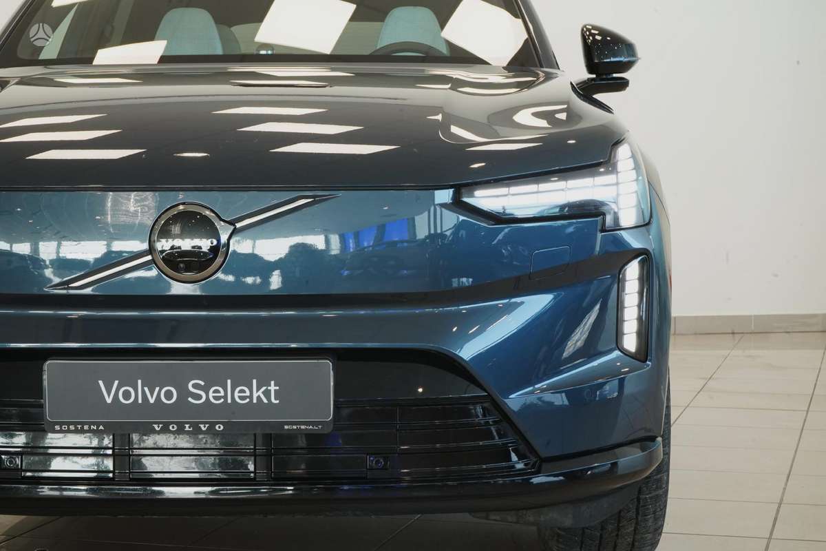 Volvo EX90 - 5