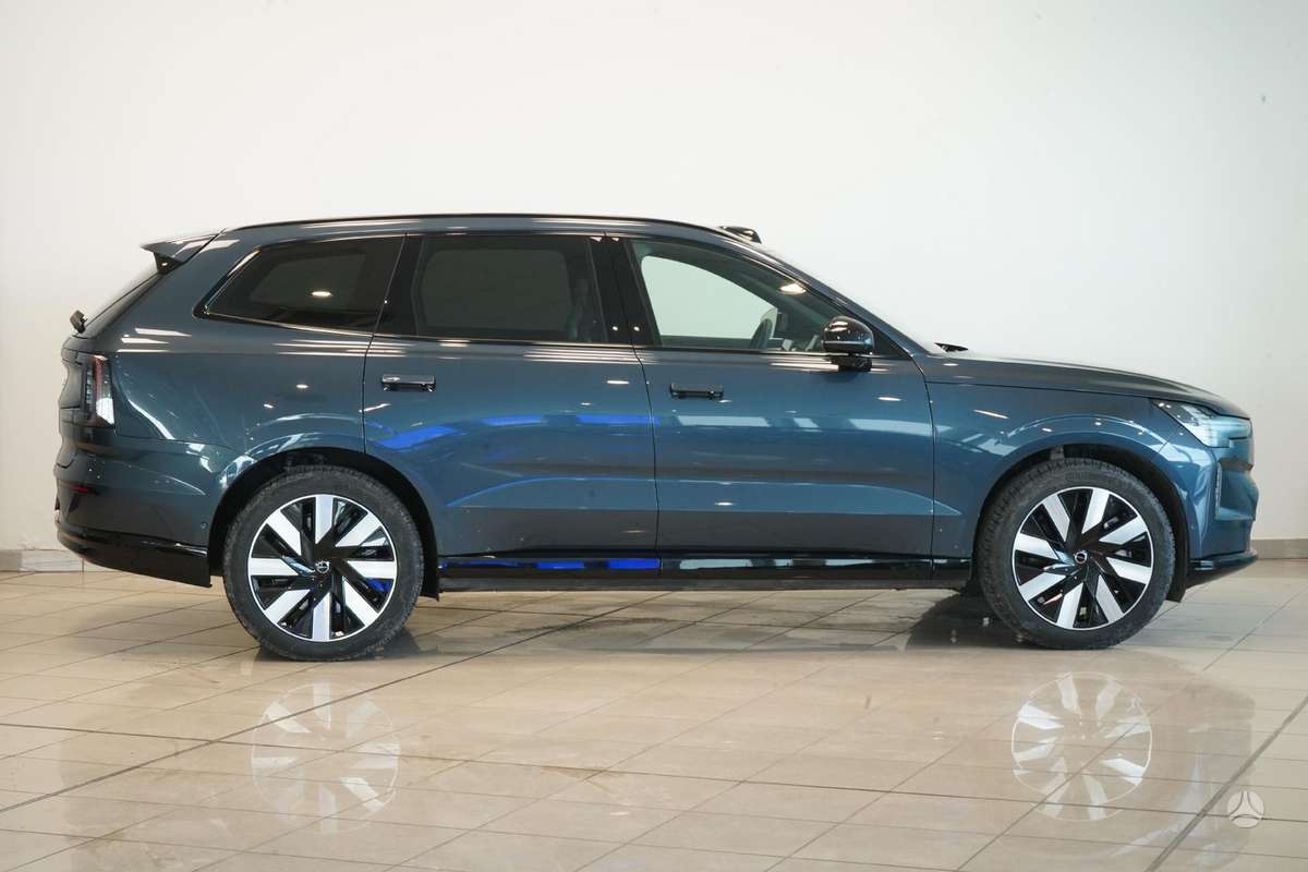 Volvo EX90 - 2