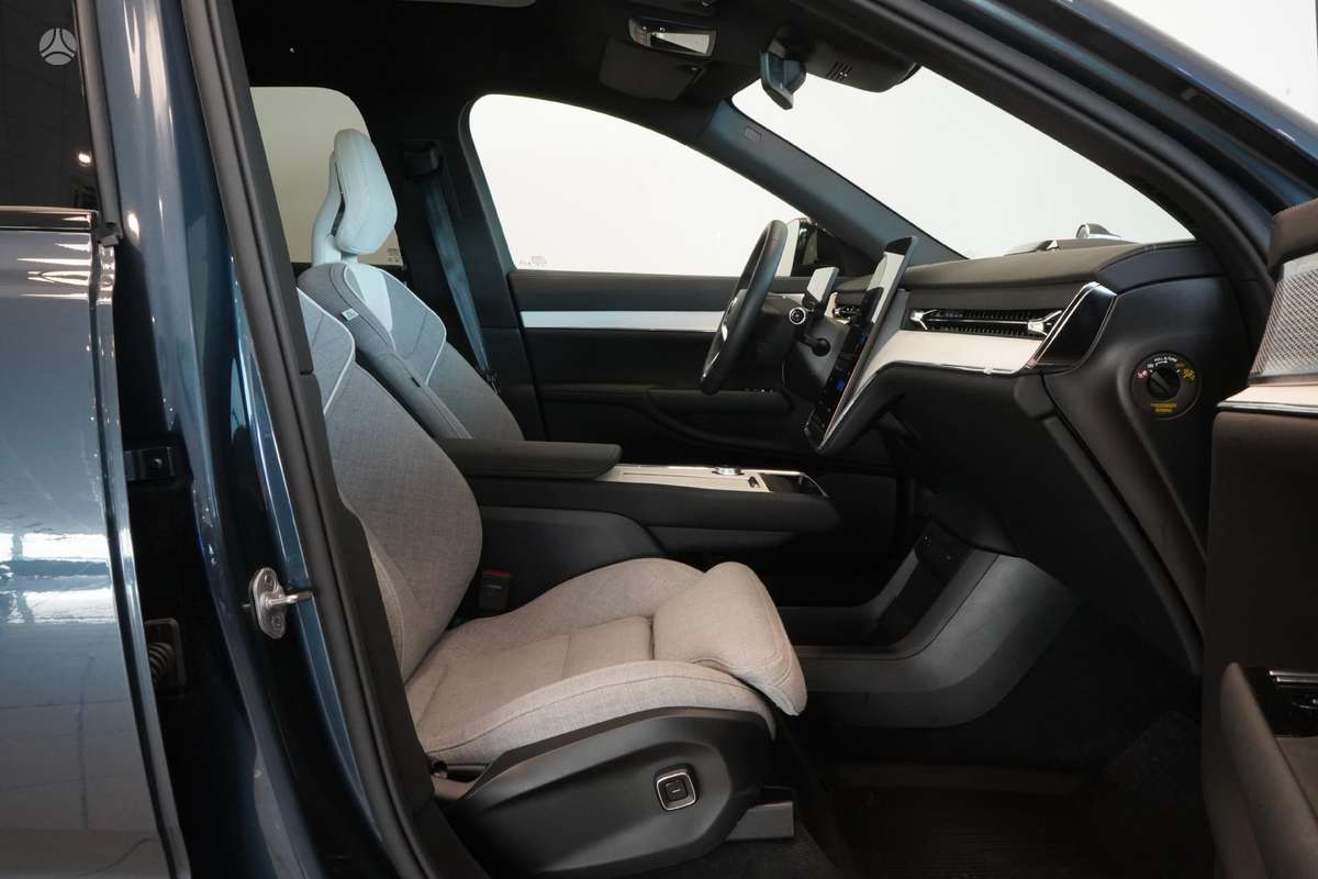 Volvo EX90 - 10