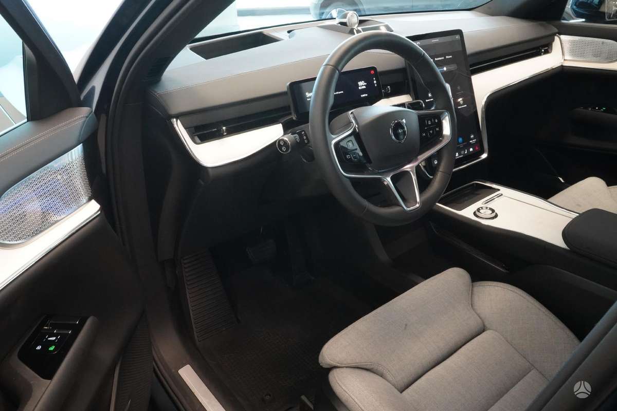 Volvo EX90 - 8
