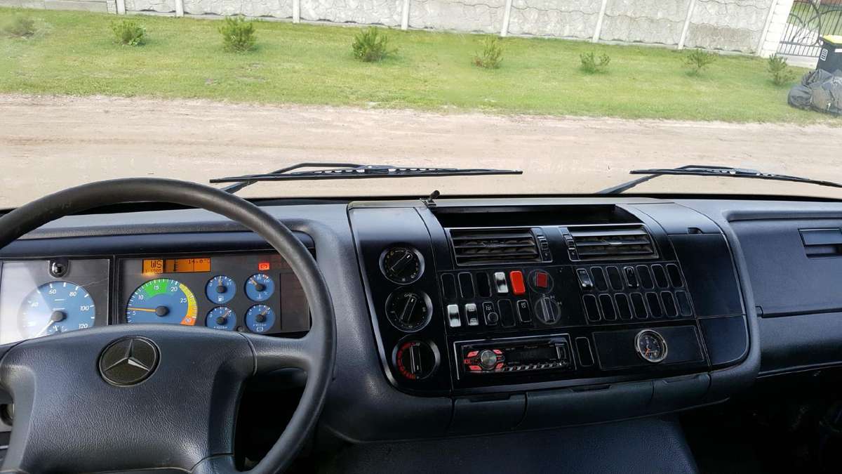 Mercedes-Benz Atego, самосвалы с краном