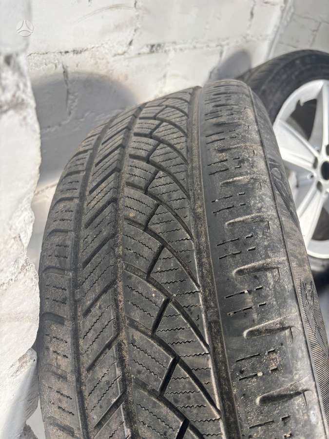 BMW 2 active tourer, lengvojo lydinio, R17