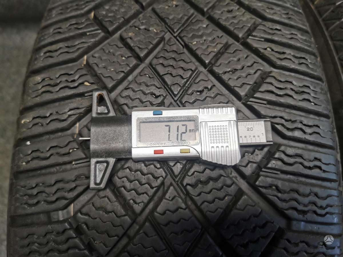 Continental, всесезонные 235/55 R19