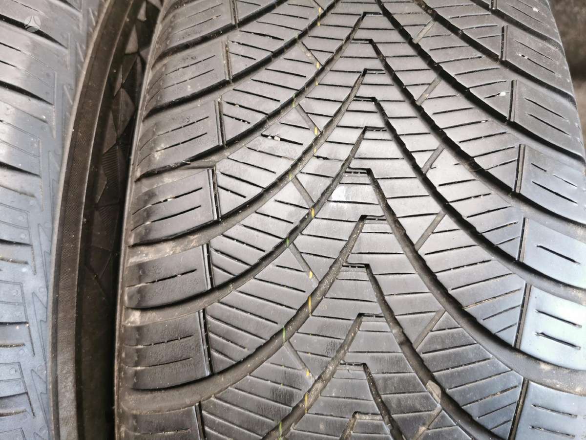 Kumho, всесезонные 235/65 R17