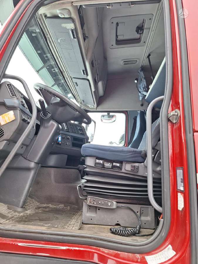 Volvo FH440, double sleeper