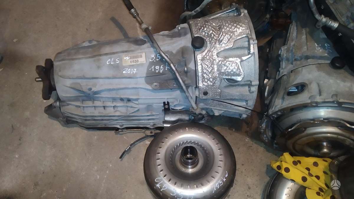 Mercedes-Benz C220 engine