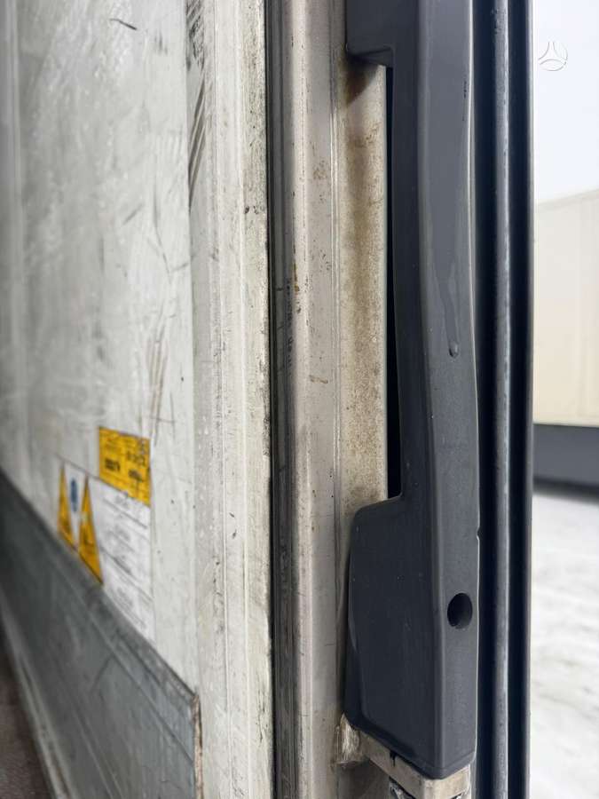 Schmitz SCB*S3B, refrigerated