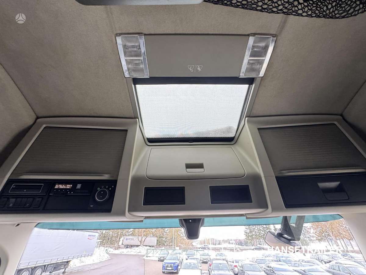 Volvo FH Mega Low Deck, double sleeper
