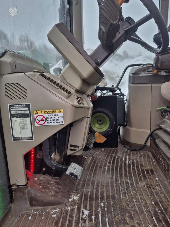 John Deere 6320 / 6430, traktoriai