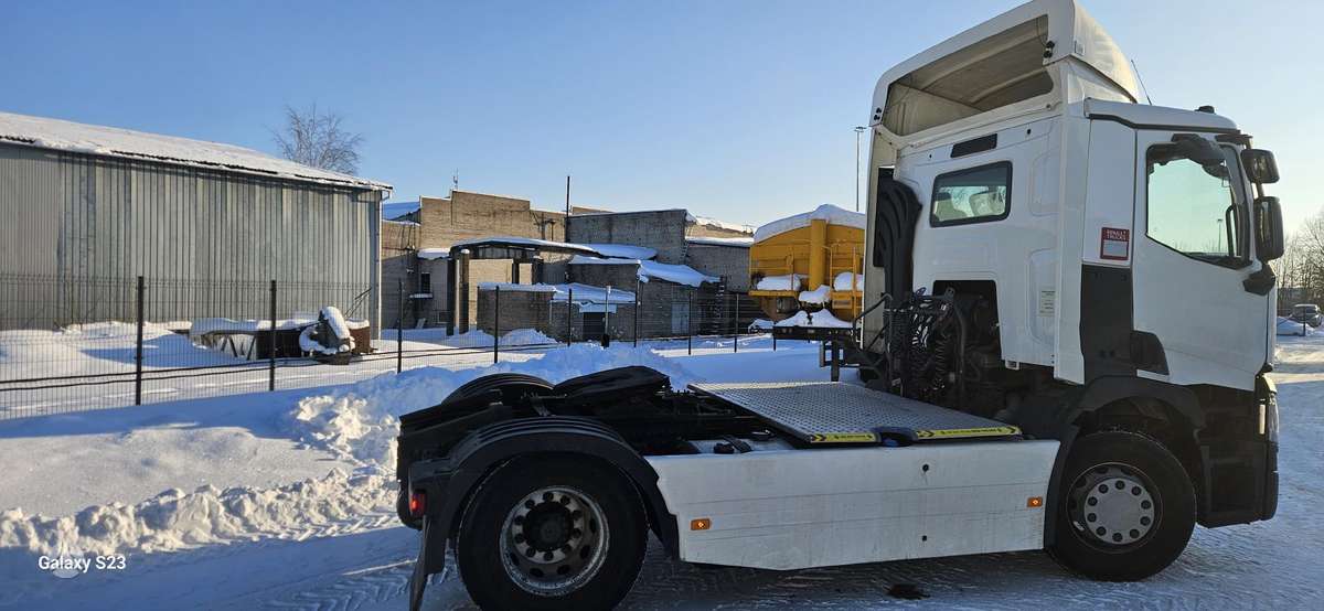 Renault T460, no sleeping space