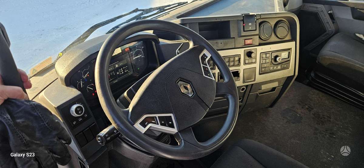 Renault T460, no sleeping space