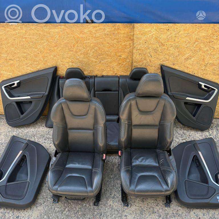 Volvo V60 durų apmušalai, sėdynės