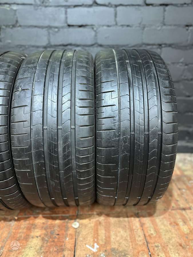 Pirelli P Zero PZ4, summer 245/40 R18