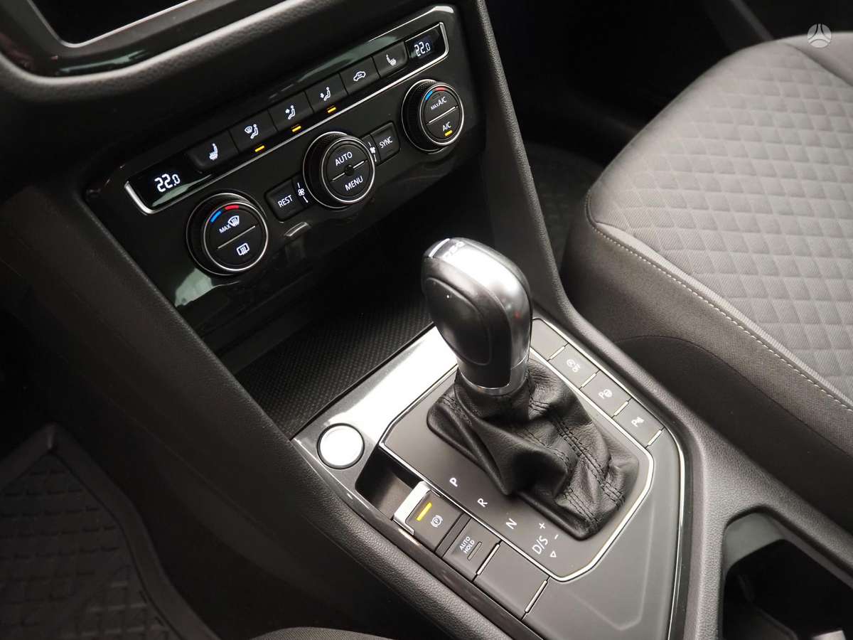 Volkswagen Tiguan - 10