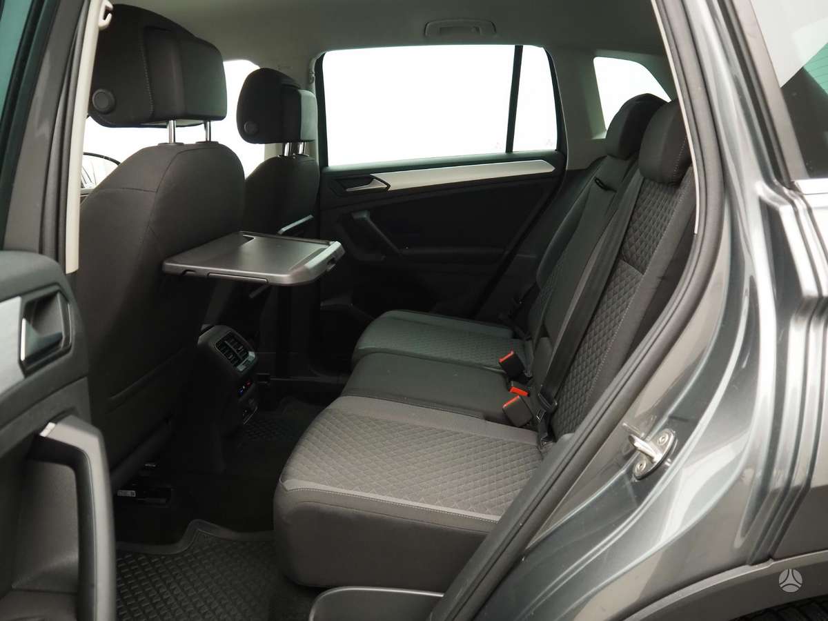 Volkswagen Tiguan - 8