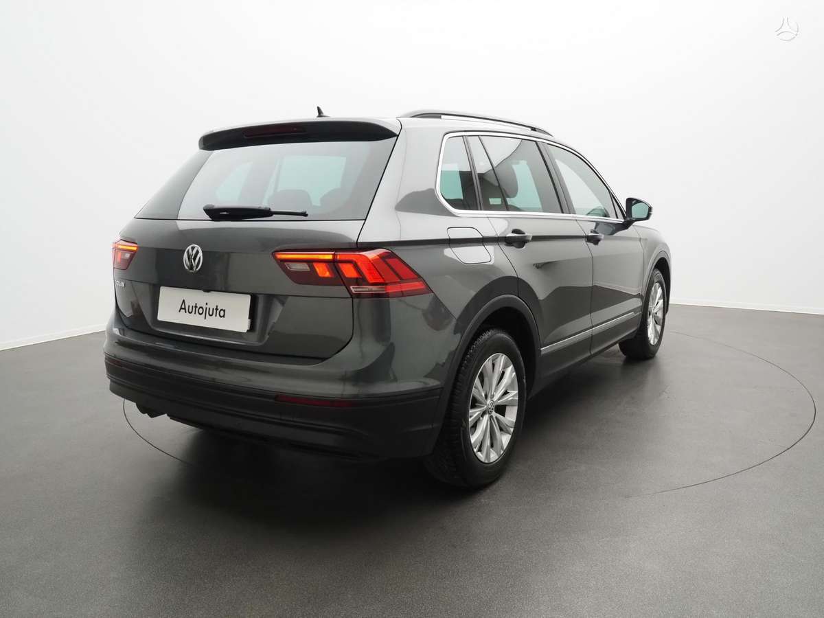 Volkswagen Tiguan - 4