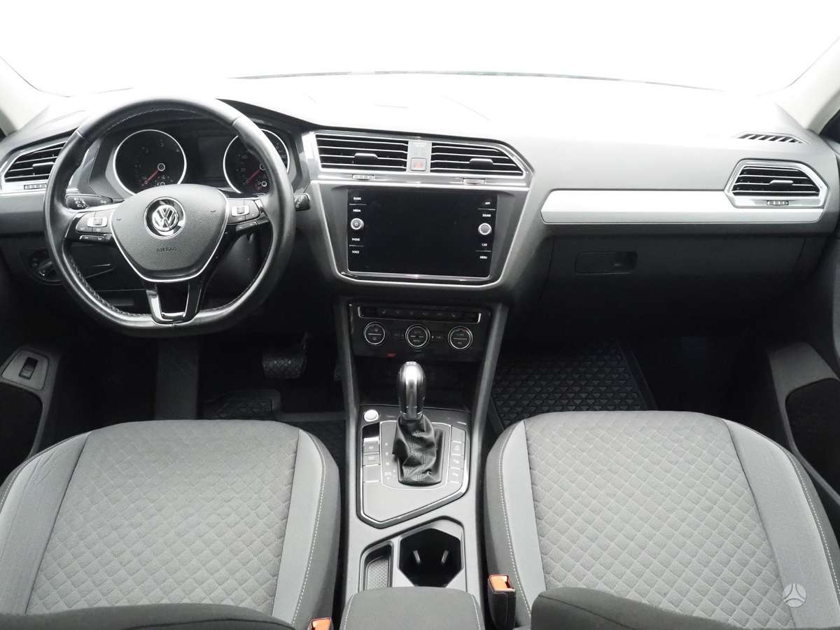 Volkswagen Tiguan - 9