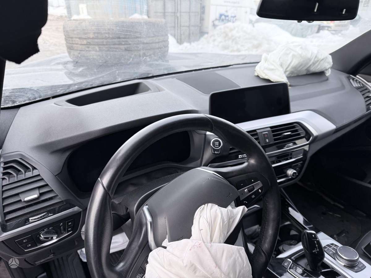 BMW X3 dalimis. 68000 km a90