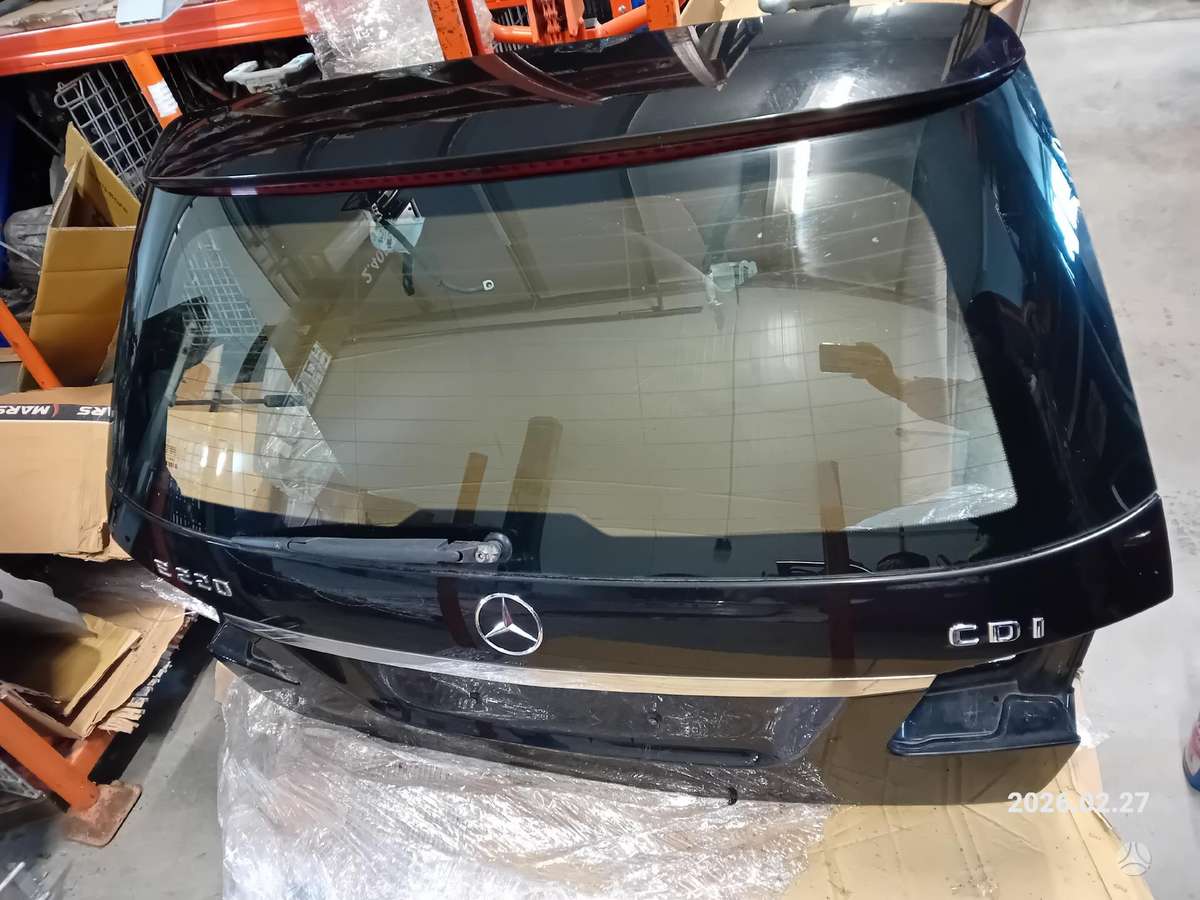 Mercedes-Benz E klasė hood (front, rear)