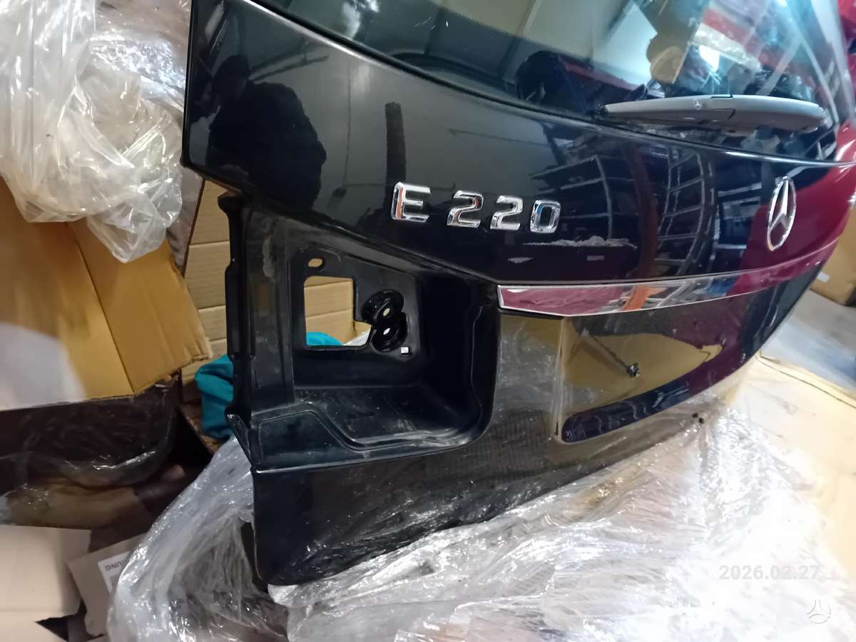 Mercedes-Benz E klasė hood (front, rear)
