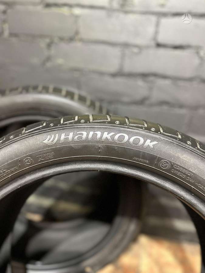 Hankook Ventus S1evo2, summer 245/40 R18
