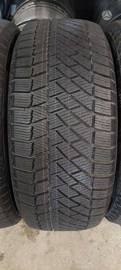 Continental, žieminės 255/55 R18