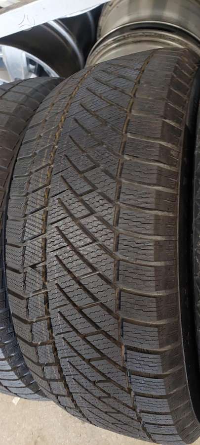 Continental, žieminės 255/55 R18
