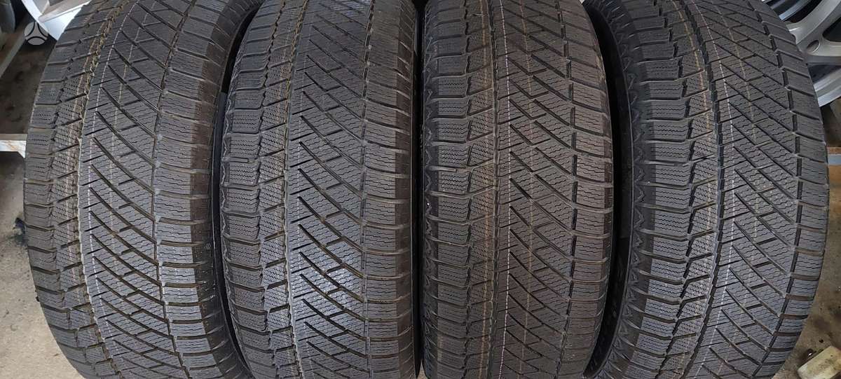 Continental, зимние 255/55 R18