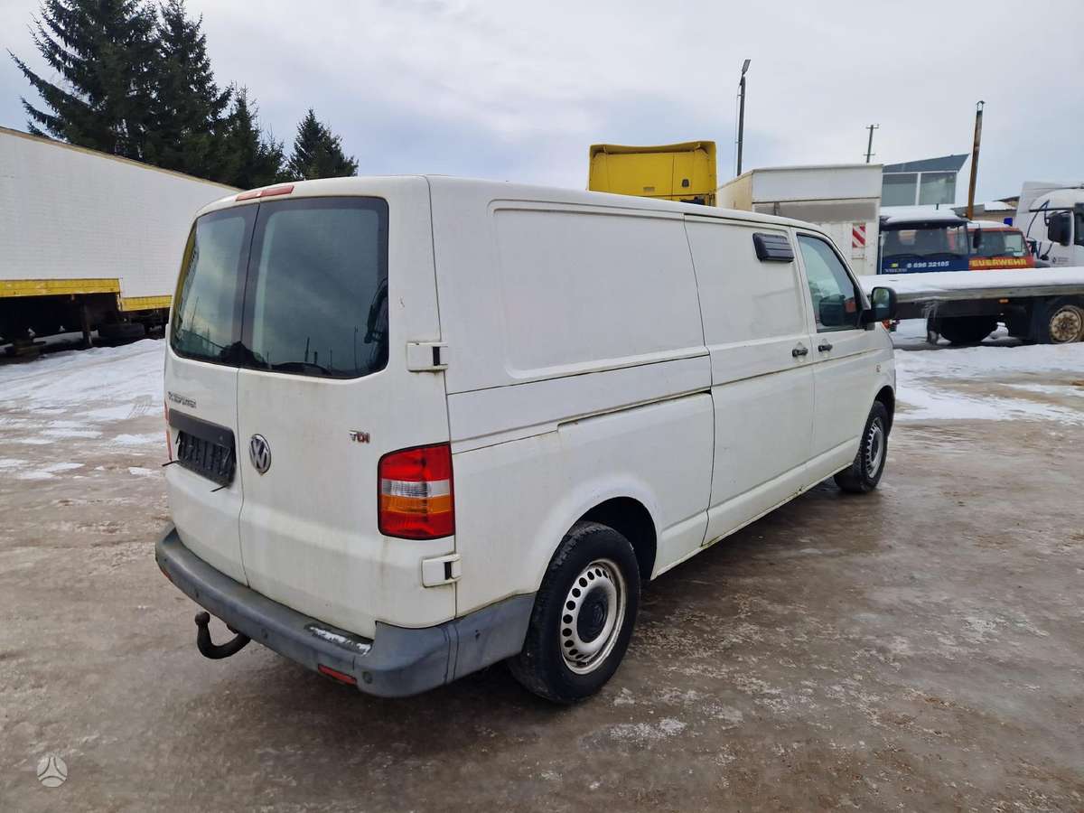 Volkswagen Transporter - 4