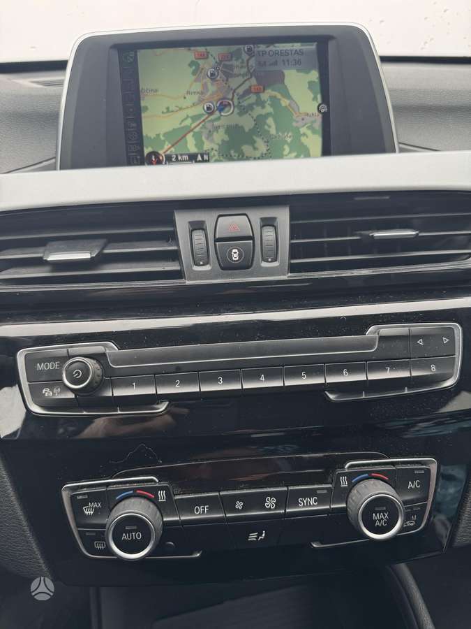 BMW X1, 2.0 l., off-road / crossover