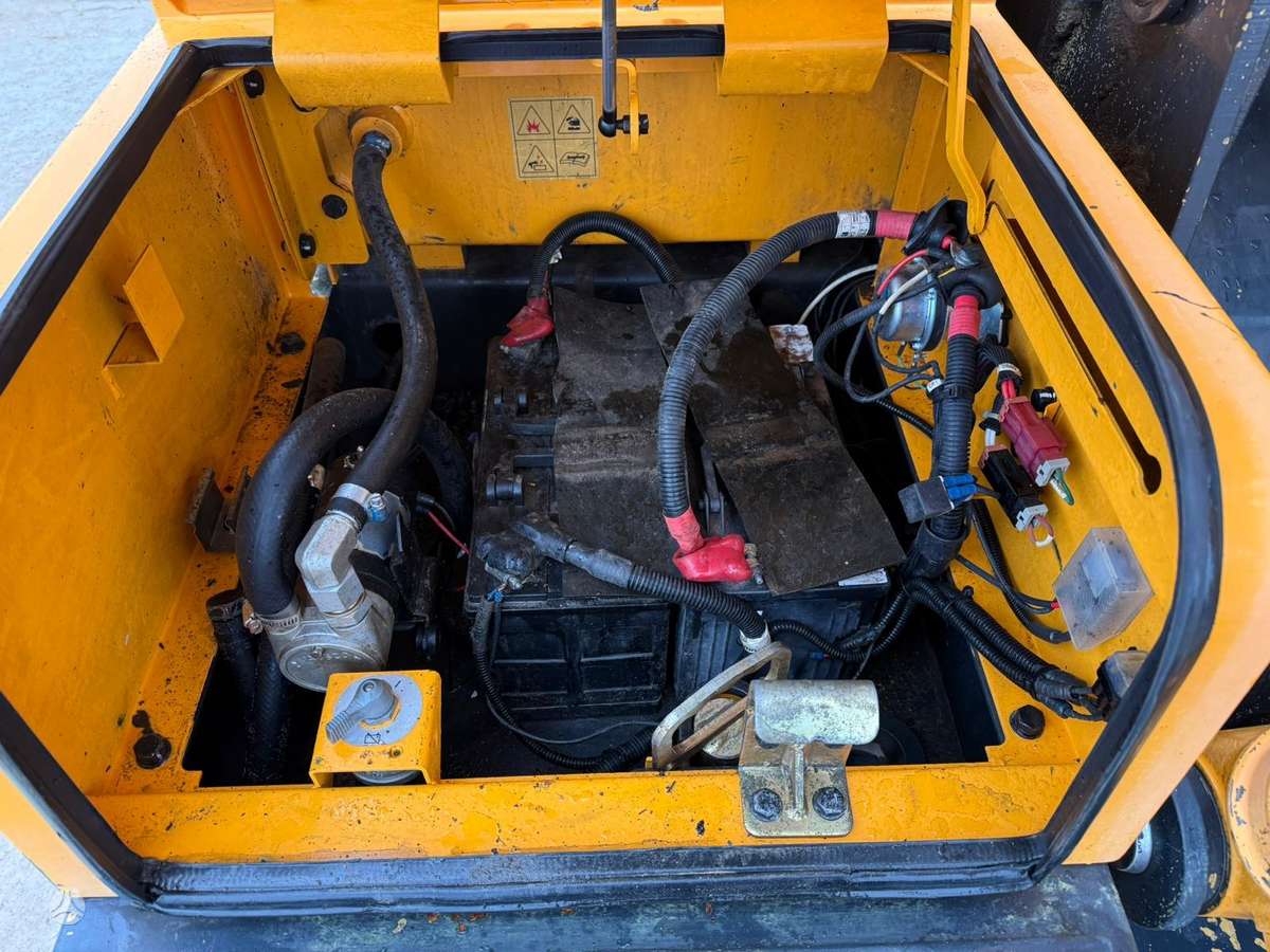 Hyundai Robex 140 W-7A ROTOTILT, экскаваторы