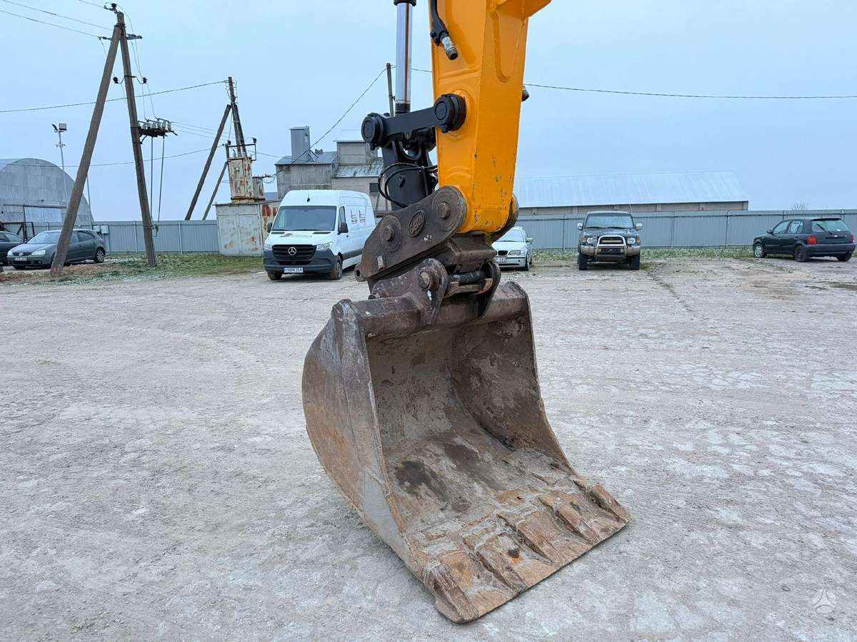 JCB JC 220 LCT4, ekskavatori