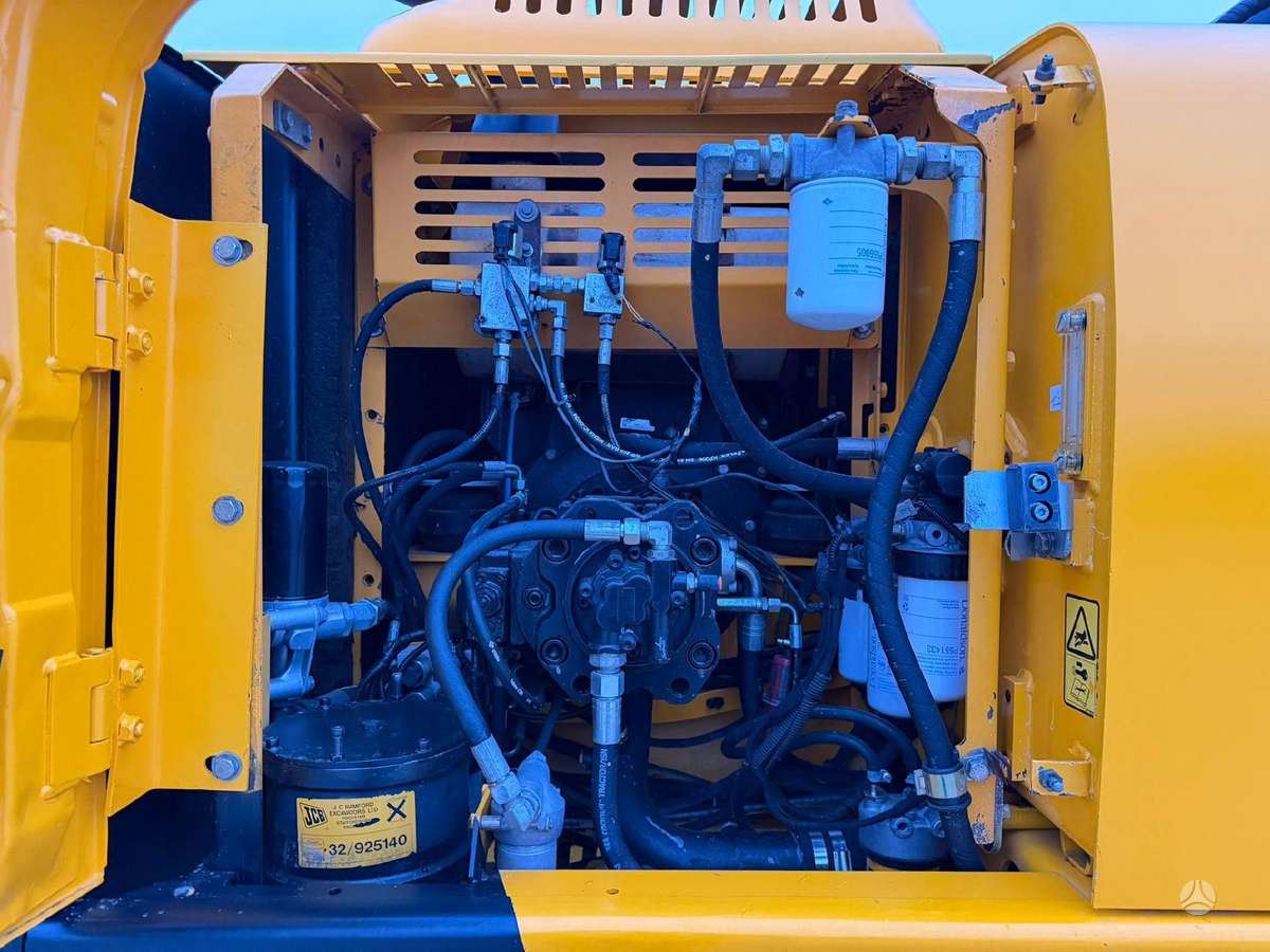 JCB JC 220 LCT4, ekskavatori