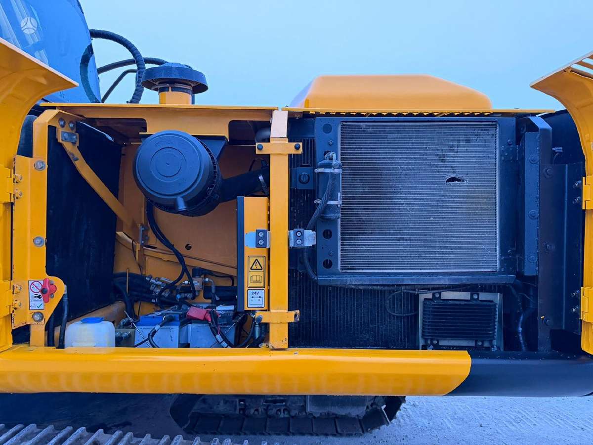 JCB JC 220 LCT4, ekskavatori