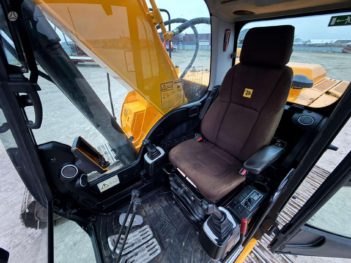 JCB JC 220 LCT4, ekskavatori