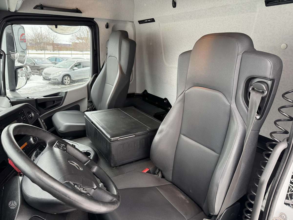 Mercedes-Benz 1840, no sleeping space
