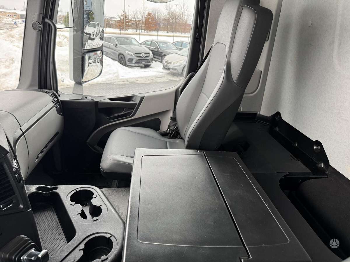 Mercedes-Benz 1840, no sleeping space