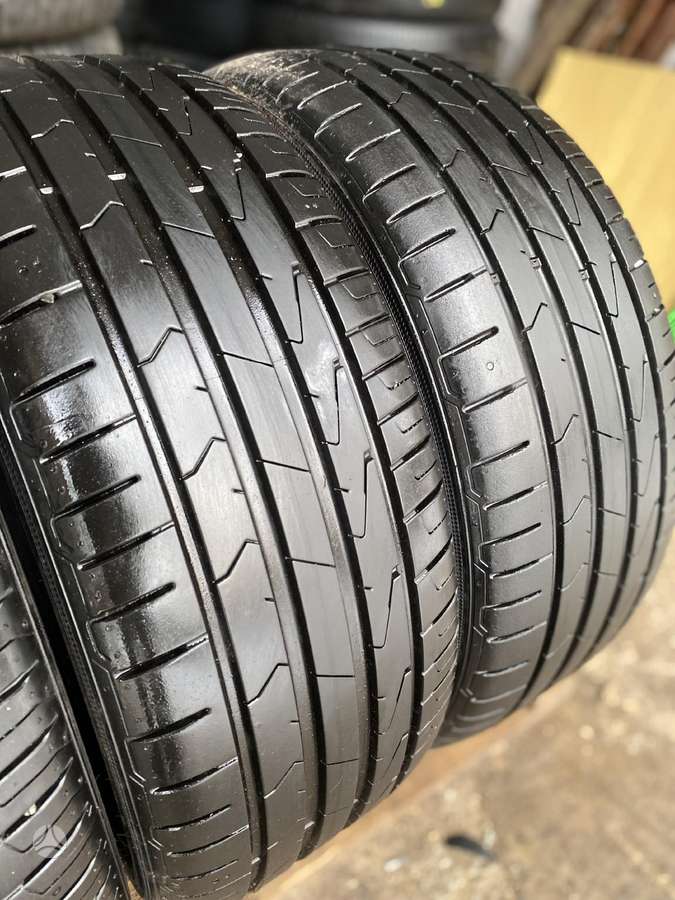 Hankook, vasarinės 215/45 R18