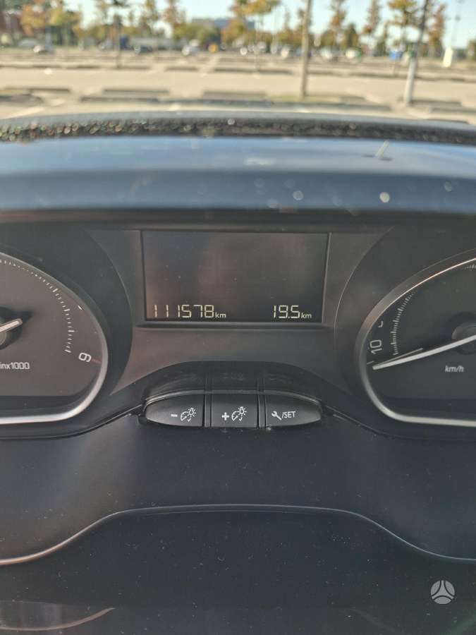Peugeot 208 - 7