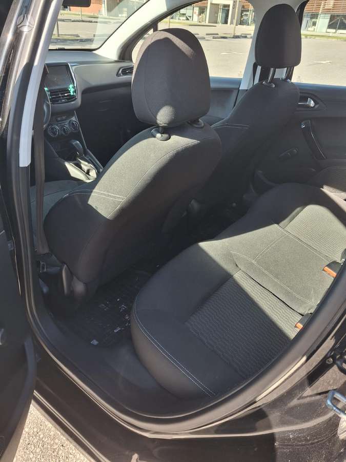 Peugeot 208 - 9