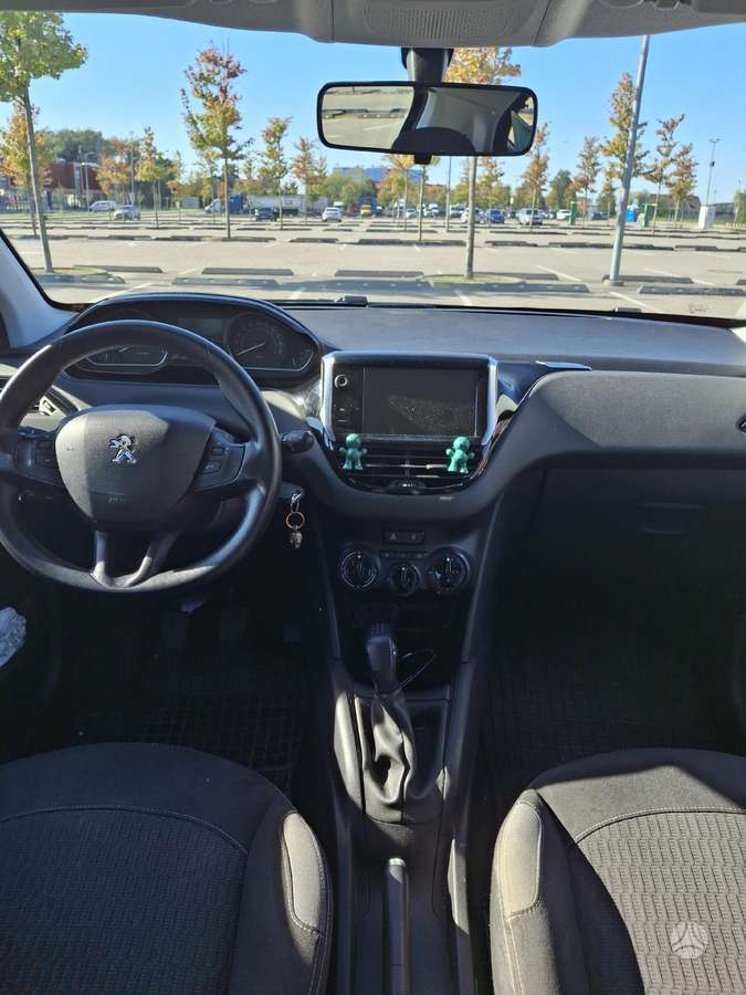 Peugeot 208 - 10