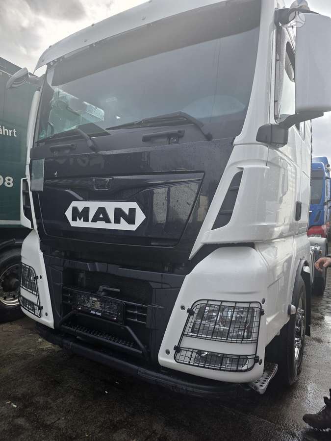MAN Tg.18.500, single sleeper