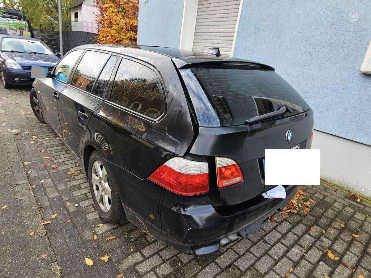 BMW 530
