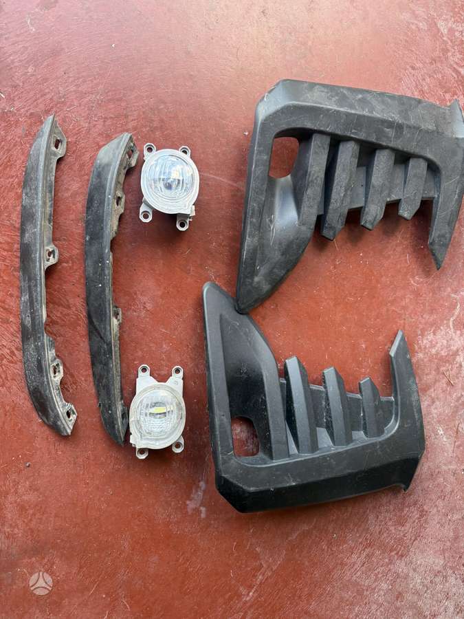 Toyota Hilux kėbulo dalys